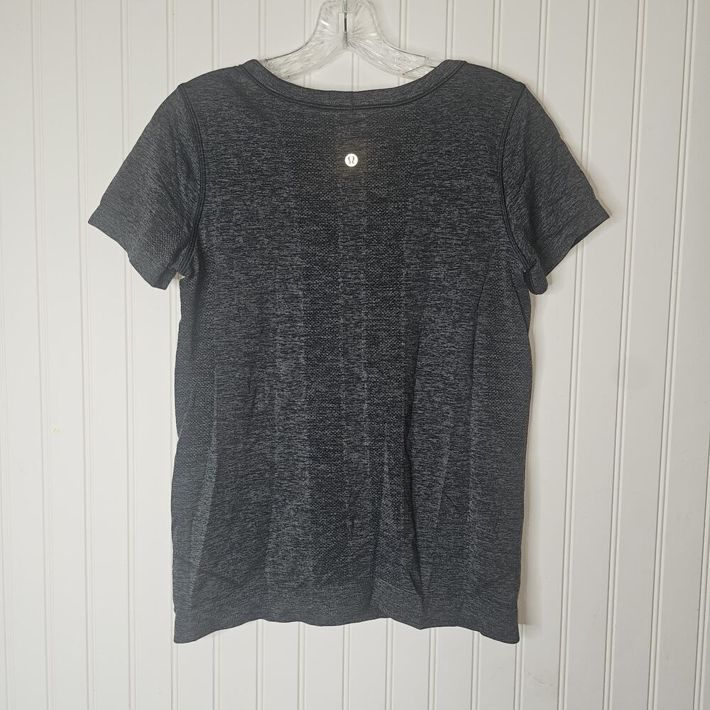 Lululemon Activewear Swiftly Tech Short Sleeve Shirt 2.0 Black Size 8 Tee Top - Picture 8 of 9
